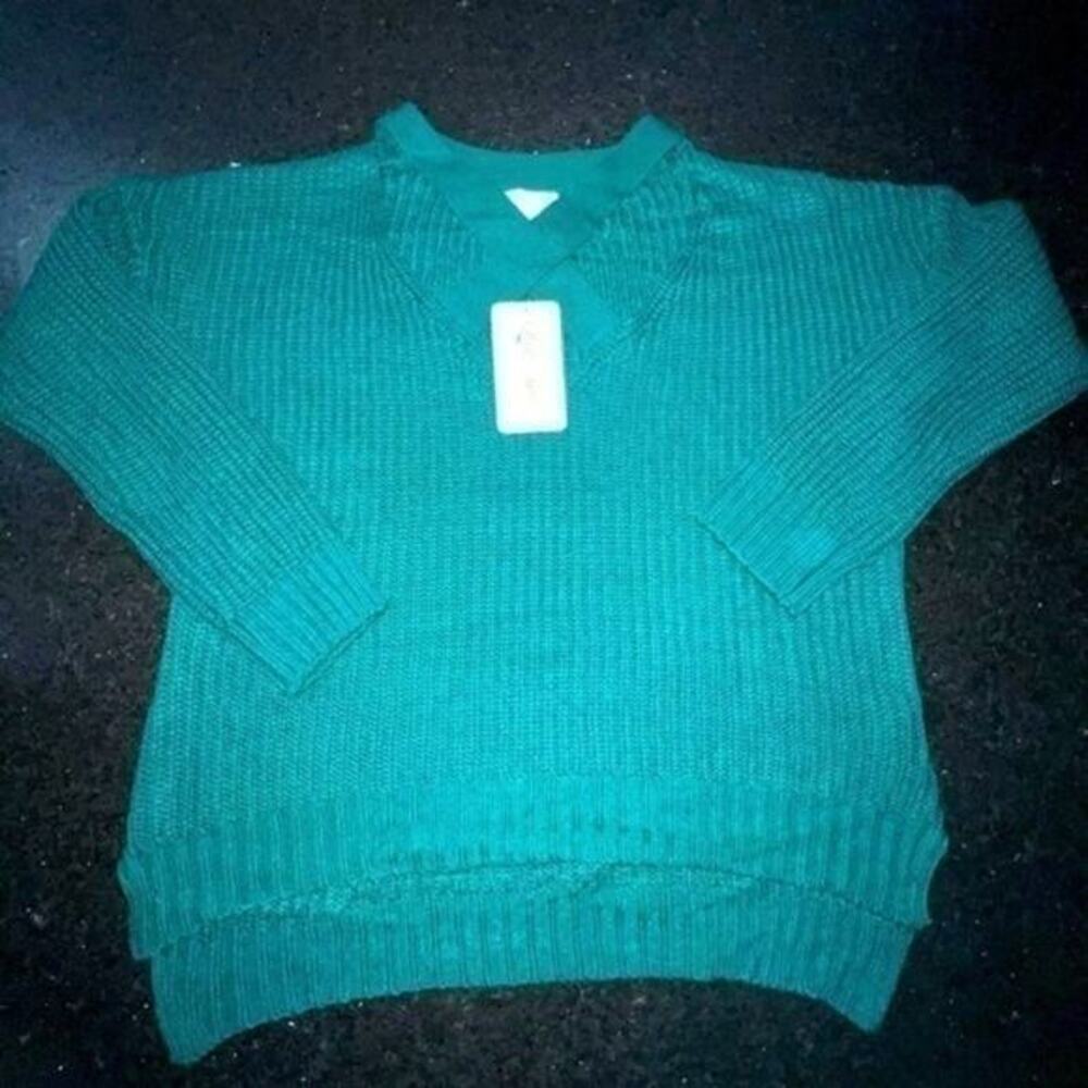 NWT GREEN CROSS NECK SWEATER SZ L